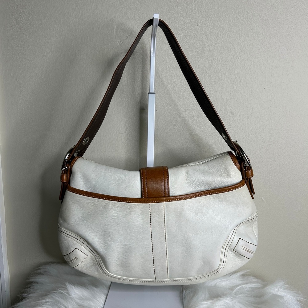 Coach Soho White Pebbled Leather Shoulder Bag Excellent - Picture 2 of 10